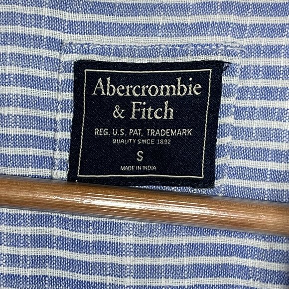 Abercrombie & Fitch Women’s Blue & White Striped Button Down Size S - Picture 2 of 7